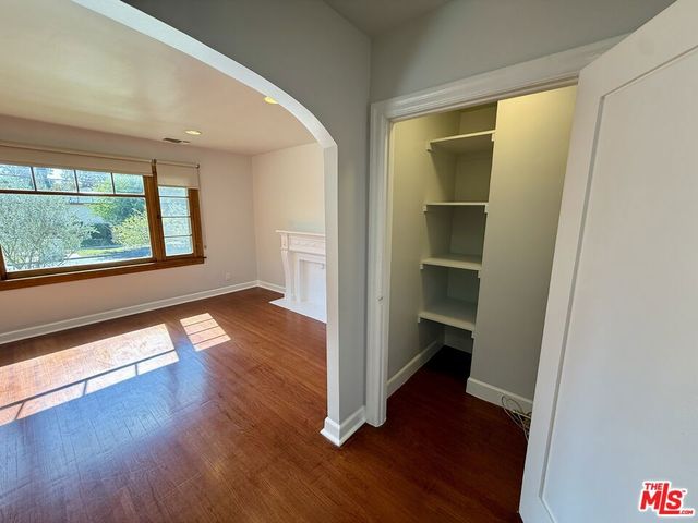 5015 Edgewood Place, Los Angeles, CA 90019