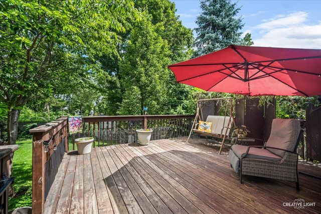 36 Mosedale Street, St. Charles, IL 60174