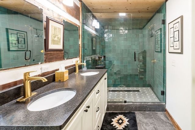 652 Northup Rd, Portland, TN 37148