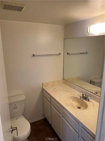 711 W Duarte D, Monrovia, CA 91016