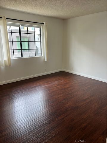 711 W Duarte D, Monrovia, CA 91016