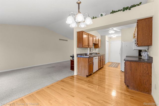 14823 Paris Court, Allen Park, MI 48101