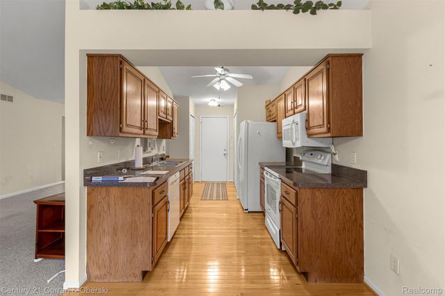 14823 Paris Court, Allen Park, MI 48101