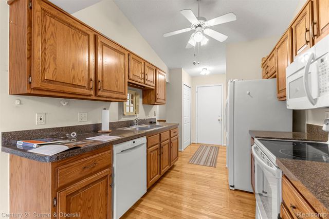 14823 Paris Court, Allen Park, MI 48101