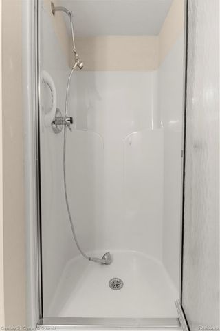 14823 Paris Court, Allen Park, MI 48101