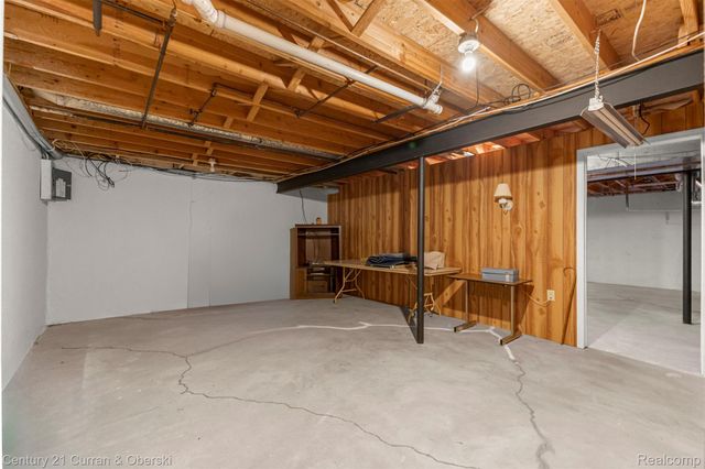 14823 Paris Court, Allen Park, MI 48101