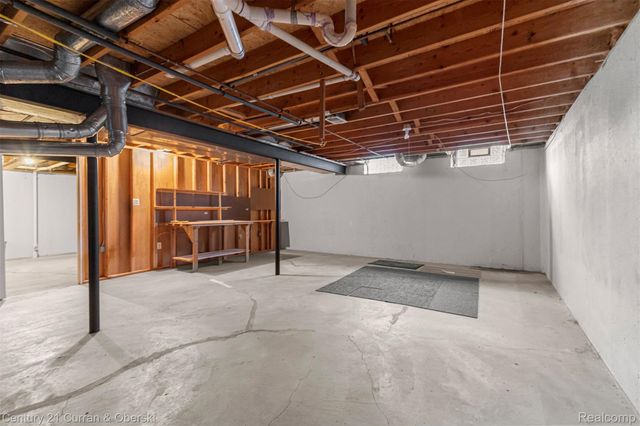 14823 Paris Court, Allen Park, MI 48101