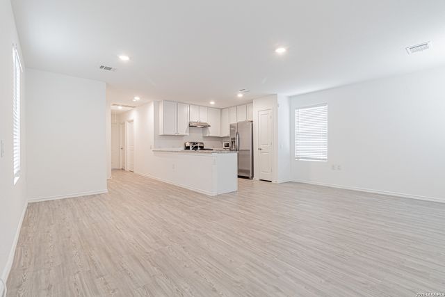 9447 Tarbutton Trl, San Antonio, TX 78211