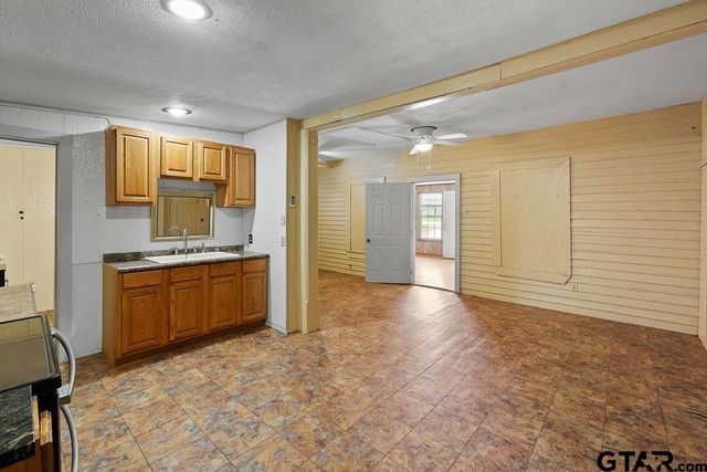 14094 CR 192, Tyler, TX 75703