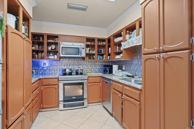 11 Deerwood Dr, Conway, AR 72034