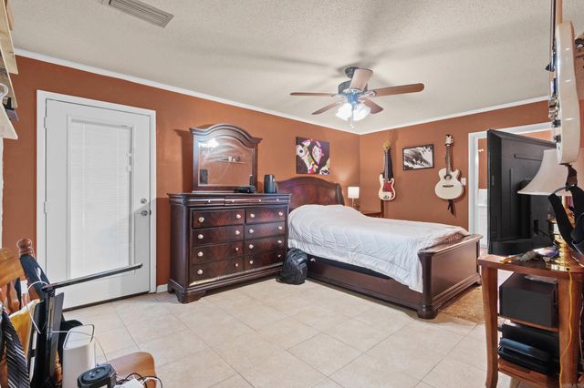 11 Deerwood Dr, Conway, AR 72034