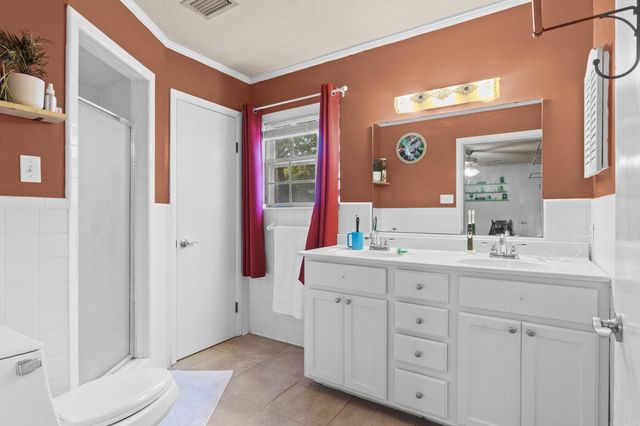 11 Deerwood Dr, Conway, AR 72034