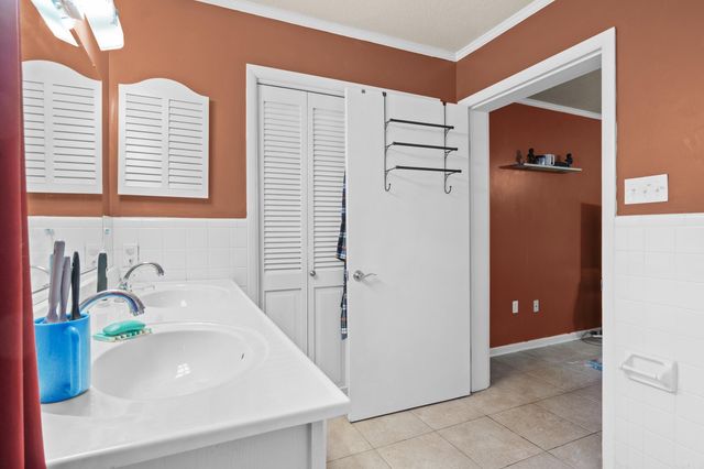 11 Deerwood Dr, Conway, AR 72034