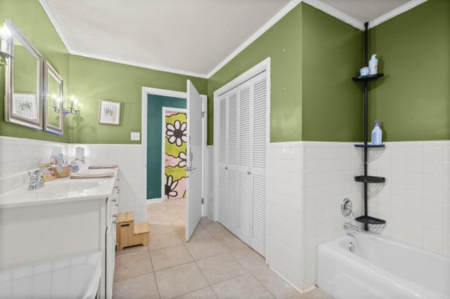 11 Deerwood Dr, Conway, AR 72034