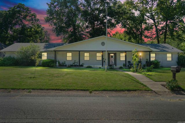 11 Deerwood Dr, Conway, AR 72034
