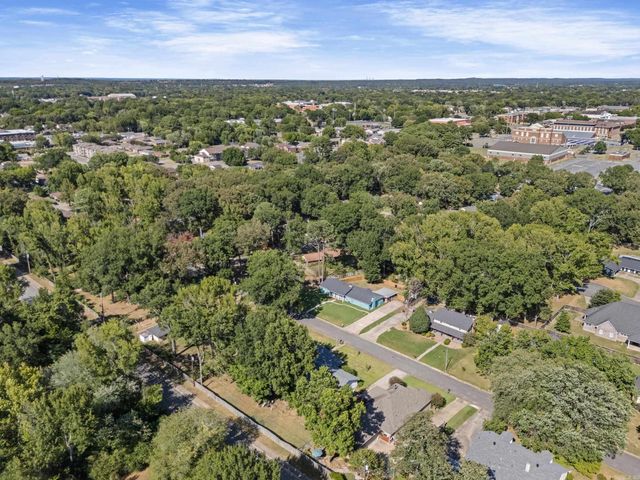 11 Deerwood Dr, Conway, AR 72034