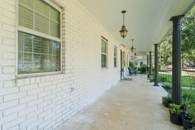 11 Deerwood Dr, Conway, AR 72034