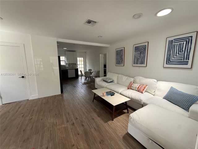 1719 Hayes St, Hollywood, FL 33020