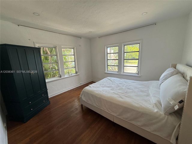 1719 Hayes St, Hollywood, FL 33020