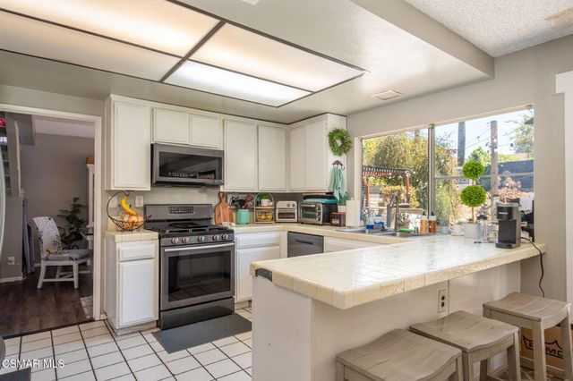 3998 Colonett Place, Newbury Park, CA 91320