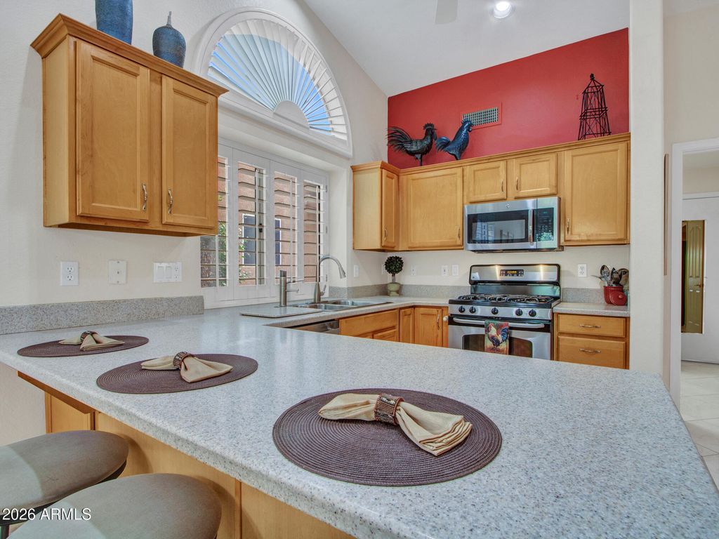 Image 14 of property listing at 8534 W WESCOTT Drive, Peoria, AZ 85382