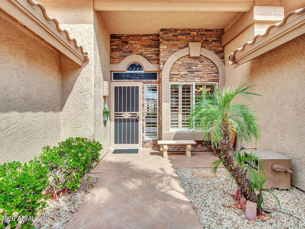 Image 3 of property listing at 8534 W WESCOTT Drive, Peoria, AZ 85382