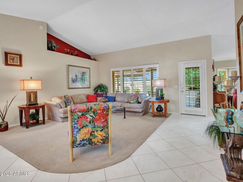 Image 7 of property listing at 8534 W WESCOTT Drive, Peoria, AZ 85382