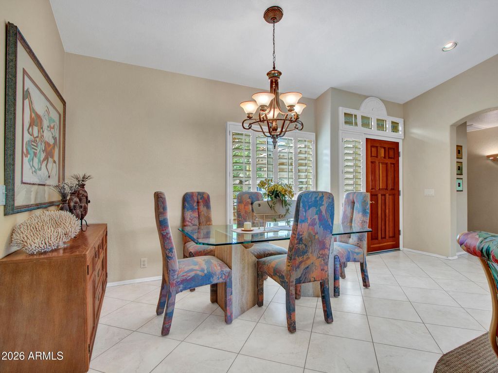 Image 9 of property listing at 8534 W WESCOTT Drive, Peoria, AZ 85382