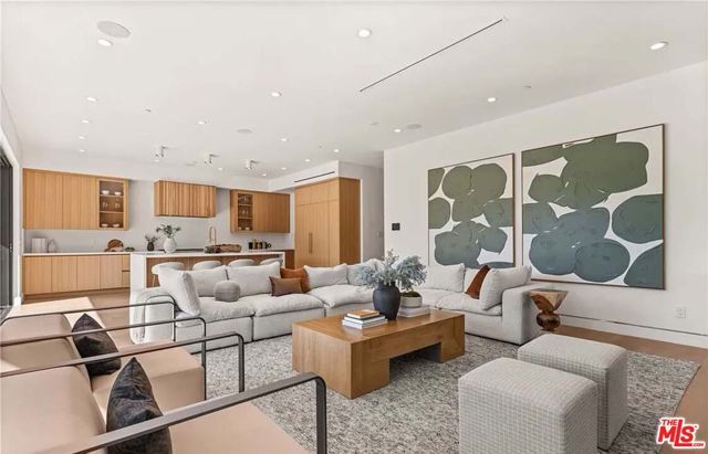 4453 Gentry Avenue, Valley Village, CA 91607