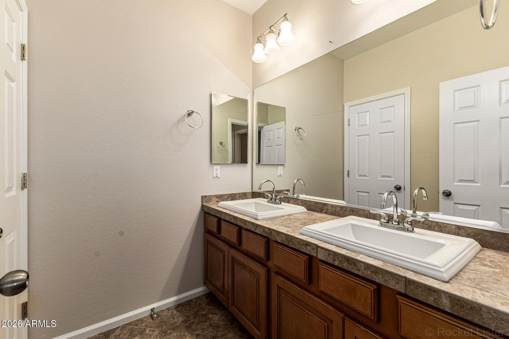 Image 23 of property listing at 1812 W LACEWOOD Place, Phoenix, AZ 85045