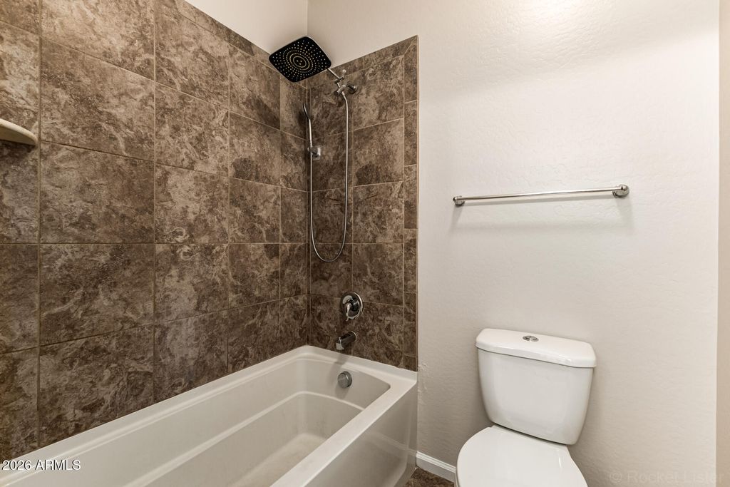 Image 24 of property listing at 1812 W LACEWOOD Place, Phoenix, AZ 85045