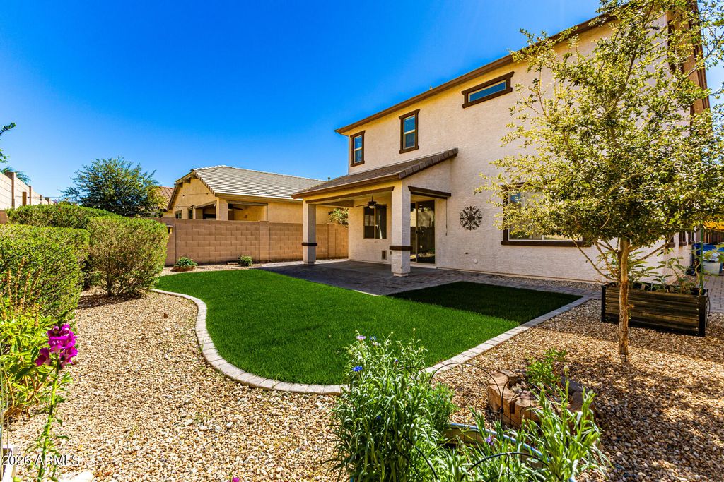 Image 26 of property listing at 1812 W LACEWOOD Place, Phoenix, AZ 85045