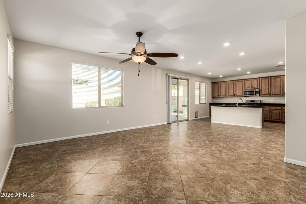 Image 7 of property listing at 1812 W LACEWOOD Place, Phoenix, AZ 85045