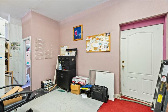 1689 Warwick Avenue, Warwick, RI 02889