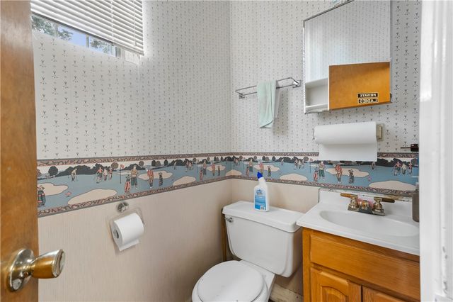 1689 Warwick Avenue, Warwick, RI 02889