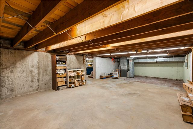 1689 Warwick Avenue, Warwick, RI 02889