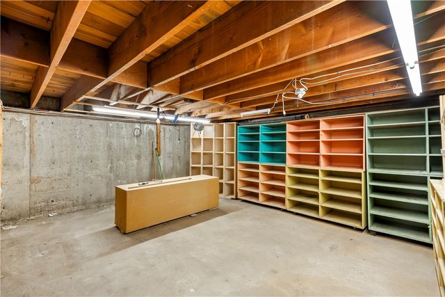 1689 Warwick Avenue, Warwick, RI 02889