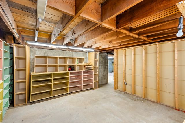 1689 Warwick Avenue, Warwick, RI 02889