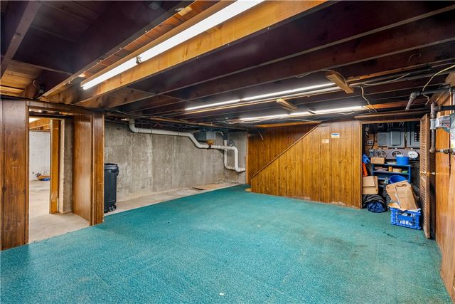 1689 Warwick Avenue, Warwick, RI 02889