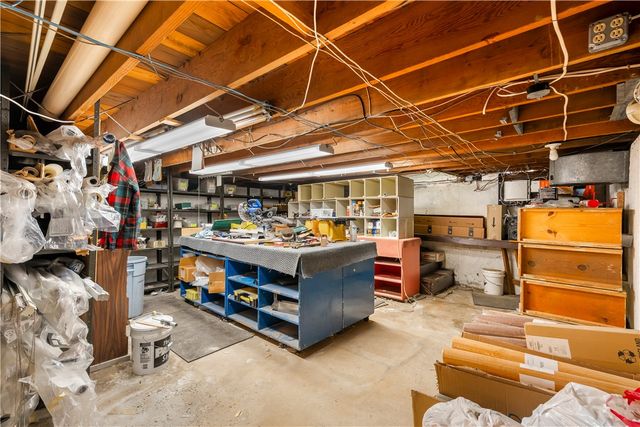 1689 Warwick Avenue, Warwick, RI 02889