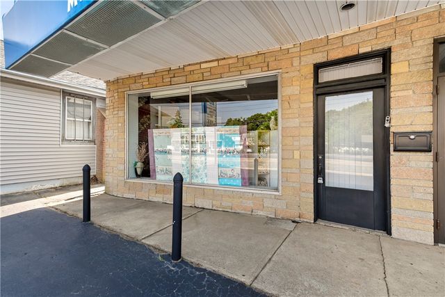 1689 Warwick Avenue, Warwick, RI 02889