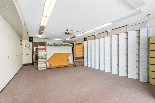 1689 Warwick Avenue, Warwick, RI 02889