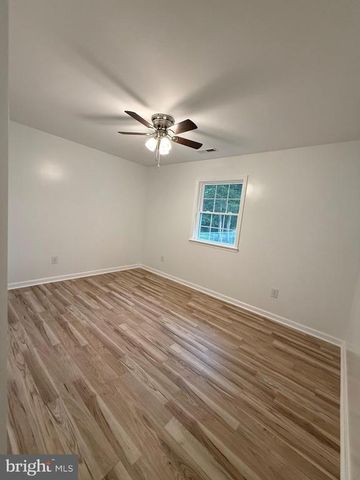 106 STRATFORD AVE, Fredericksburg, VA 22407