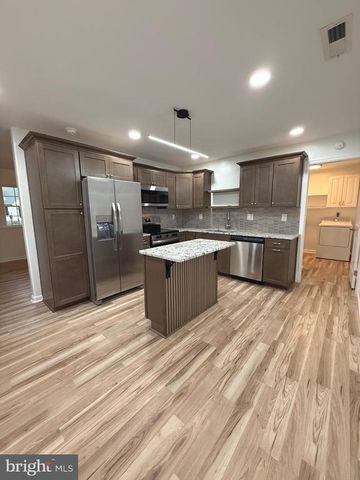 106 STRATFORD AVE, Fredericksburg, VA 22407