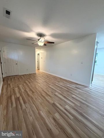 106 STRATFORD AVE, Fredericksburg, VA 22407