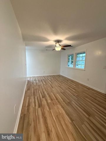 106 STRATFORD AVE, Fredericksburg, VA 22407