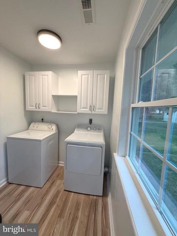 106 STRATFORD AVE, Fredericksburg, VA 22407