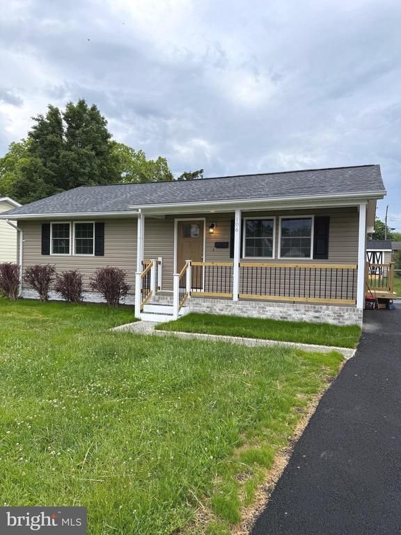 106 STRATFORD AVE, Fredericksburg, VA 22407