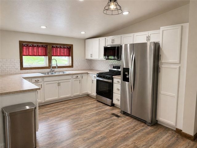 28 Ridge Rd, Jefferson Twp, PA 15021