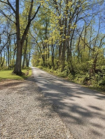 28 Ridge Rd, Jefferson Twp, PA 15021